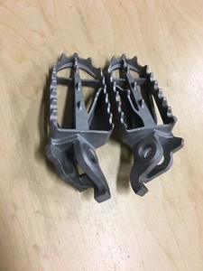 Kawasaki Kx450f 07-08 Kx250f 05-08 Kx250 05-07 Klx450r 08-09 Foot Pegs Foot Rest - Picture 1 of 8