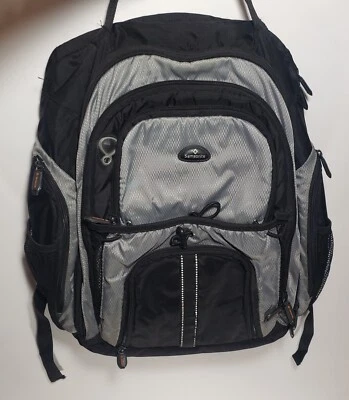 Mochila deportiva unisex Samsonite negra gris 17" 2 correas 10 bolsillos con cremallera alrededor  Foto 1 de 4