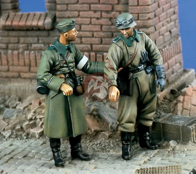 Verlinden 1/35 German Wounded Motorcycle Rider and Medic WWII (2 Figures) 1402 - Image 1 of 1