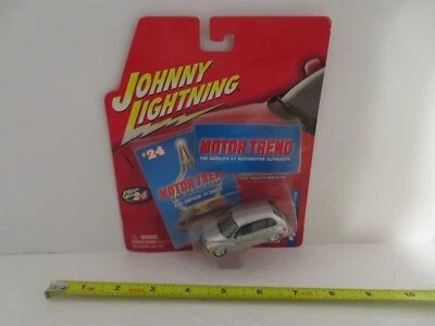 Johnny Lightning Motor Trend #24 2001 Chrysler PT Cruiser Silver 2003 MOC - Image 1 of 4