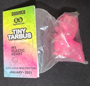 Tiny Tarbus Vinyl Sofubi Glow in the Dark Exclusive Mini Edition 2021 - Picture 1 of 3