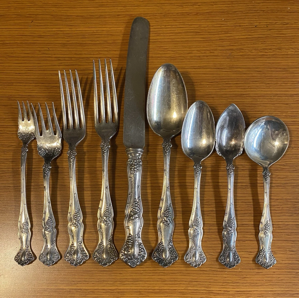 1847 Rogers Bros Antique US Silver-Plated Flatware 1900-1940 for