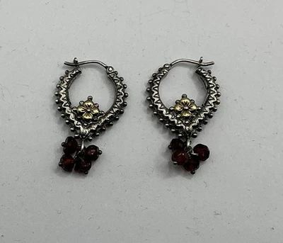 Pendientes colgantes Barbara Bixby de plata de ley y oro amarillo de 18 quilates granate Foto 1 de 4