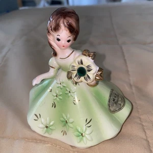 Figura Josef Originals Piedra de Nacimiento Niña de Mayo Esmeralda Verde con Etiqueta de Cabello Marrón - Imagen 1 de 11