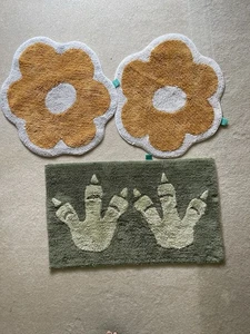 Menge 3 Pillowfort Blume Dinosaurier Füße Kinder Bad Zimmer Teppiche Baumwolle getuftete Matten - Bild 1 von 10
