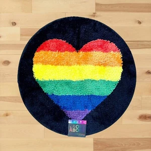 Rainbow Heart Microfiber Round Bath Rug Soft Plush Bathroom Floor Mat 26” NEW - Picture 1 of 3