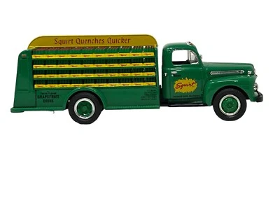 Camión embotellador Ford F-6 1951 First Gear escala 1/34 Squirt Soda Peosta IA con estuche Foto 1 de 4