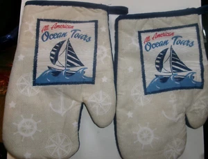 Set 2-10 inch OVEN MITTS SAILBOATS OCEAN TOURS - Picture 1 of 1
