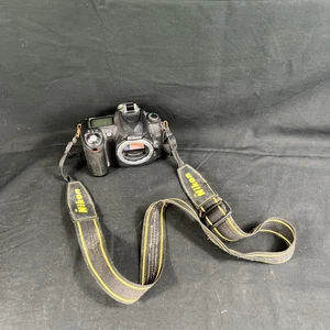 Nikon D50 DSLR 6.1MP Digital Camera BODY ONLY - B1D - Picture 1 of 5