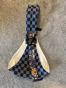 Mother’s Love Baby Sling Crossbody Carrier In Great Condition - Picture 1 of 3