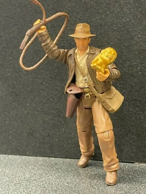 孩之宝印第安纳琼斯可动人偶 3.75 英寸带配件 INDY 带 IDOL 2007 完好 — 第 1/4 张图片