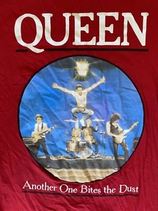 Queen - Another One Bites The Dust - Men’s Red T-Shirt Size Large Official Merch - Picture 1 of 6