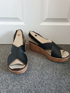 clarks sandals wide width