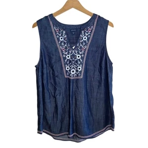 NUEVO CON ETIQUETAS J. Jill Denim | Camiseta sin mangas azul denim bordado floral marfil rojo talla mediana - Imagen 1 de 5