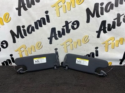 Parasol iluminado para conductor y pasajero Dodge Challenger SRT 15-20 FABRICANTE DE EQUIPOS ORIGINALES Foto 1 de 4