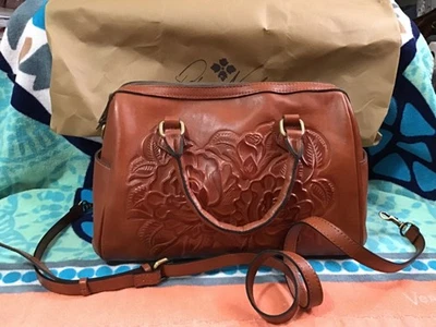 Cartera Patricia Nash Skye Rosa Canela Tooled con Correa + Bolsa para el Polvo Usada en Excelente Condición Foto 1 de 4