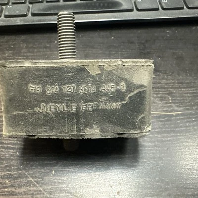 Genuine Volvo 240 244 740 Manual transmission M47 mount 1273714 - Image 1 of 3