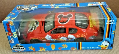 Coche de carreras Daytona 500 2004 Disney NASCAR Donald Duck escala 1:24 coleccionable - Nuevo de Lote Antiguo Foto 1 de 4