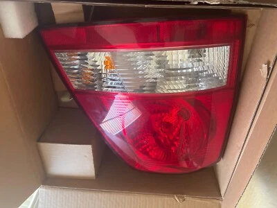 KIA SORENTO 2003-2006 CONDUCTOR LUZ TRASERA IZQUIERDA Foto 1 de 3