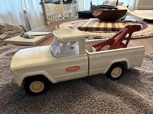 Vintage 1960's Mini-Tonka white Jeep pick up wrecker tow truck Missing Tailgate - Picture 1 of 13