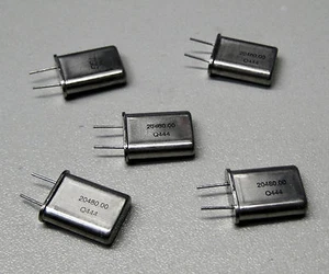 5 Stück 20.480 MHz Quarze / Bauform HC-49/U (M8634) - Picture 1 of 1