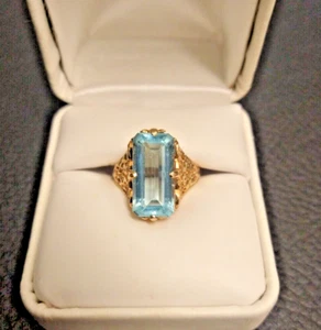 Beautiful Emerald Cut Light Blue Topaz and P10k Gold Ring Size 6 - Picture 1 of 5