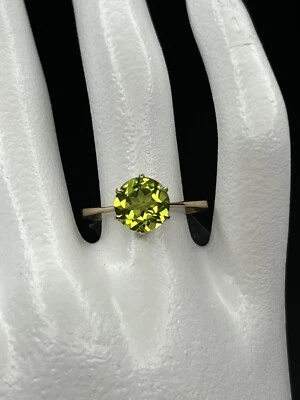 10K Yellow Gold Premium Peridot Solitaire Ring 2.15 Grams 2.25 ctw Size 6.5 NEW - Image 1 of 4