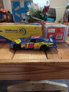 Bobby Labonte #18 MBNA 2004 Monte Carlo 1 of 3,072 - Picture 1 of 2
