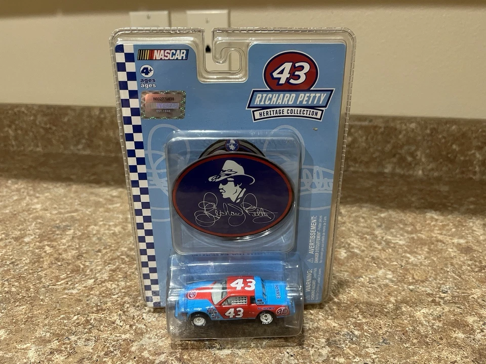 WC Richard Petty #43 Heritage Collection 1981 Buick Regal 1:64 - Image 1 of 1