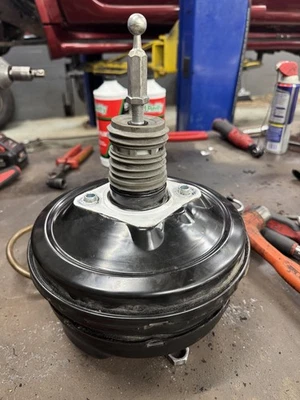 2009-2012 AUDI A4 QUATTRO - Power Brake Booster 8K0612103K - Image 1 of 4