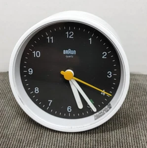 Braun BC12WB Classic Wecker weiß / schwarz batteriebetrieben - Bild 1 von 7