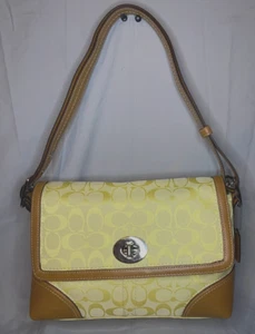 Coach Amarillo Hampton F13066 Lona Monograma Marrón Cuero Borde Solapa - Imagen 1 de 7