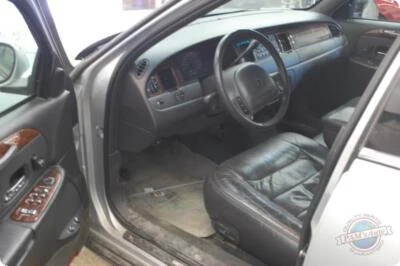 Б/у передний левый верхний рычаг управления передний подходит: 2001 Lincoln и TOWN CAR основание - Изображение 1 из 4