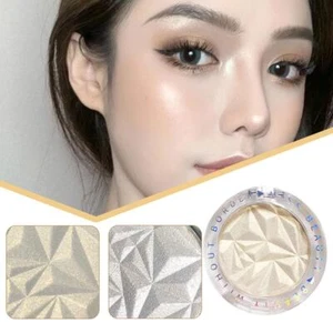 TripleColor Highlighter Powder with Pearl Shimmer in Champagne Moonshine ;л O2V1 - Bild 1 von 13