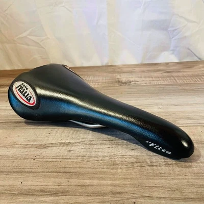 Sillín Selle Italia Flite 2000 titanio negro edición Century bordado  Foto 1 de 4