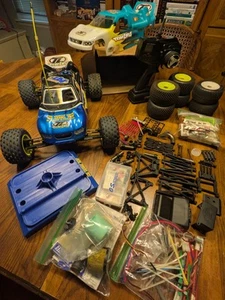 Vintage Team Losi XXX-NT (XXXNT) with Extra Body, Tires, Tons Of Parts - Picture 1 of 11
