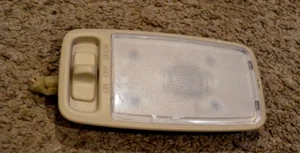 2003-2007 TOYOTA LAND CRUISER DOME LIGHT OVERHEAD MAP INTERIOR LAMP TAN OEM - Picture 1 of 6