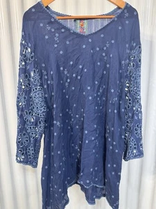 Top Johnny Was Asya blu con scollo a V ricamato con occhielli taglia 1X - Foto 1 di 8