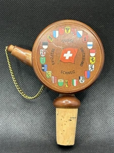 Caja de música de corcho tapón para verter vino suizo vintage reproduce O Du Heber Augustin - Imagen 1 de 7
