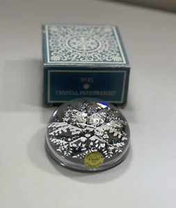Fermacarte Avon 24% cristallo piombo fiocco di neve made in France cupola vetro trasparente - Foto 1 di 4