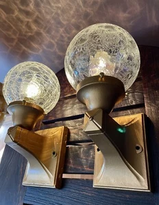 Coppia di applique leggere antiche primi '900 art deco epoca macchina arti Tudor ghisa - Foto 1 di 22