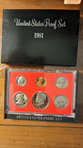 1981 United States Mint Proof Set in Sleeve Cover