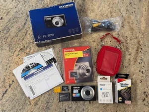Black Olympus FE-5010 12mp Digital Camera with/ SD Cards, 2 Batteries, Case, etc - Picture 1 of 14