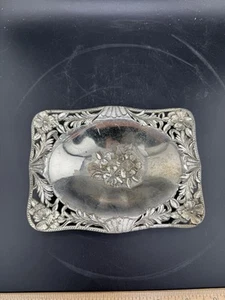 Kleine silberfarbene Schale/Schmuckschale mit Blumennetzkanten/lesen** - Bild 1 von 11