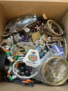 10lb Mixed Mystery Craft Jewelry Lot #217 - Picture 1 of 4