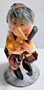 2018 ANNALEE HALLOWEEN 9” FLYING WITCH BROOM 311818 DOLL HOME DECOR RETIRED NWT - Picture 1 of 9