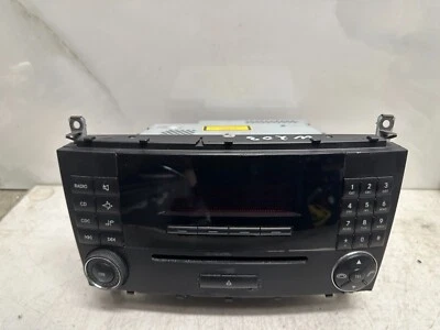 Mercedes W203 Autoradio Radio CD  A2038700589  A 203 870 05 89 - Bild 1 von 4
