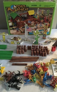 Fort Apache Frontier Play Set Mat Plastic Figures NOT COMPLETE+MINI BULL SKULL - Picture 1 of 22