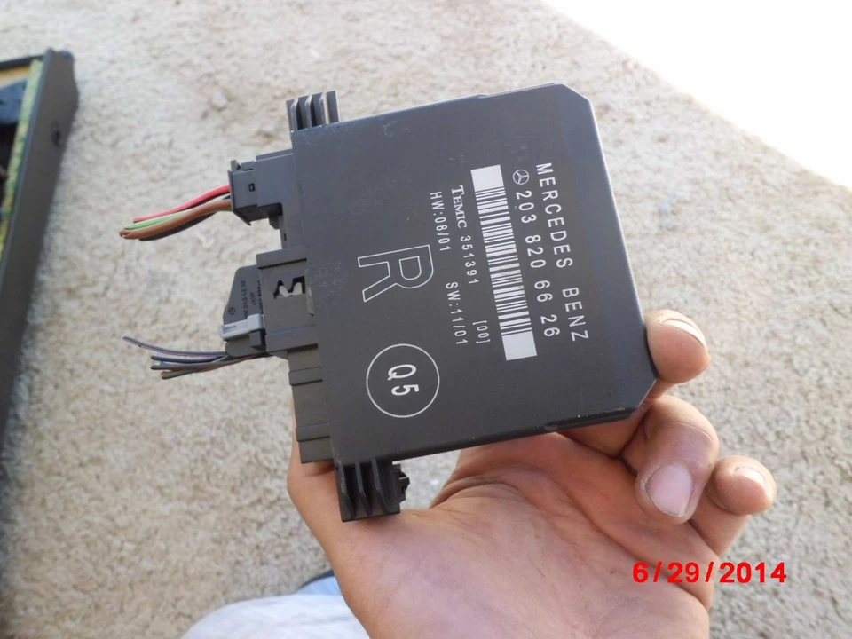 2001-2005 Mercedes-Benz W203 C55 C320 C240 C32 door mirror unit module REAR R - Image 1 of 1