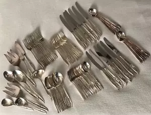 92 pc MAGIC ROSE 1847 Rogers IS Flatware Silverplate Set Service for 12 - Picture 1 of 13